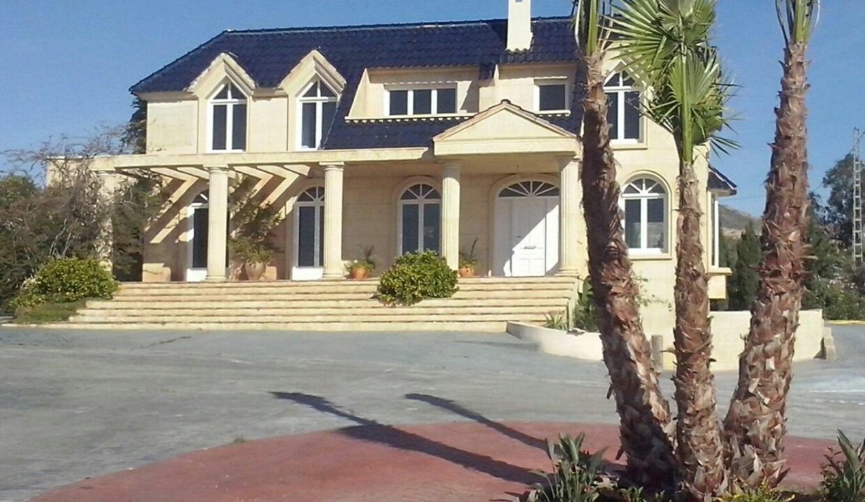 4 bedrooms Villa in Mutxamel, Spain No. 109632