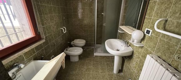 10-salle Appartement à Ancona, Italy No. 34195 17