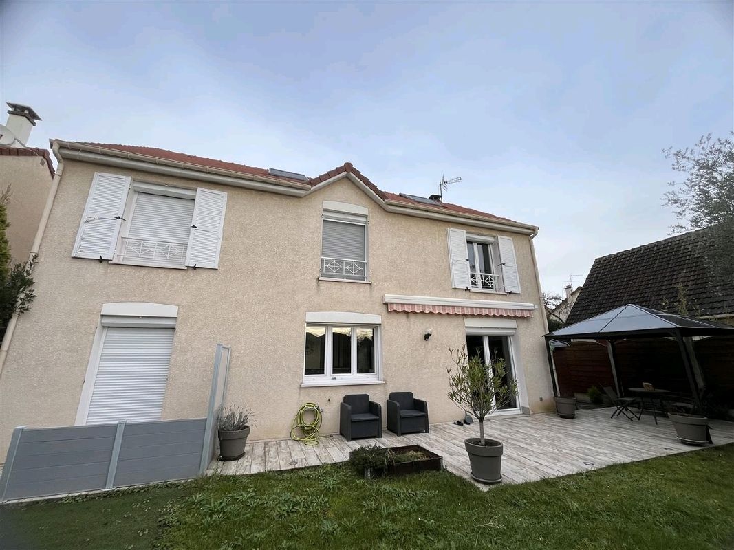 Casa T6 em Beauchamp, France N.º 166059