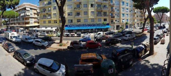 4 bedrooms Apartment in Rome, Italy No. 339445 2