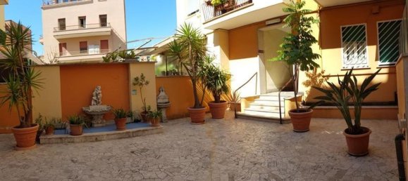 4 bedrooms Apartment in Rome, Italy No. 339445 4