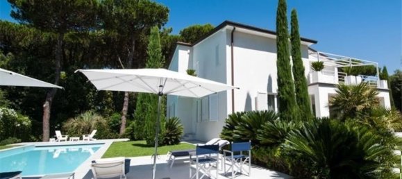2 rooms Villa in Forte dei Marmi, Italy No. 258681 2