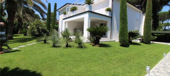 2 rooms Villa in Forte dei Marmi, Italy No. 258681 4