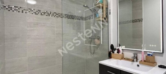 1 chambre Duplex à Pontoise, France No. 175703 5