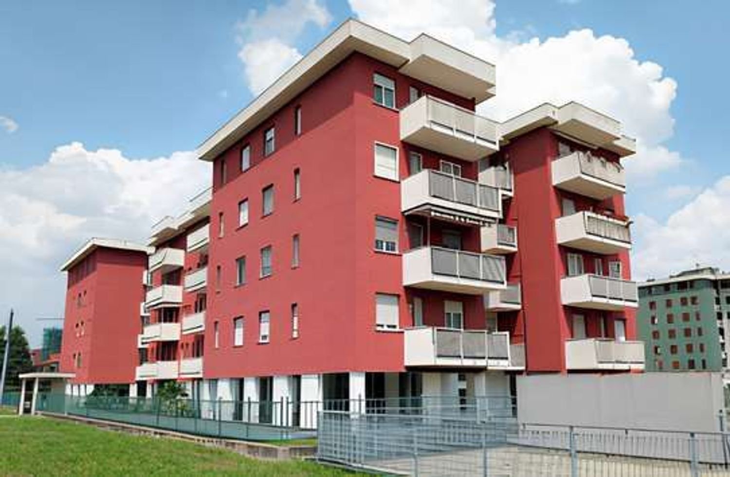 Apartamento de 2 habitaciónes en Garbagnate Milanese, Italy No. 6874
