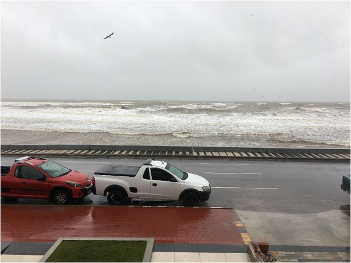 3 bedrooms Apartment in Maldonado, Uruguay No. 8386