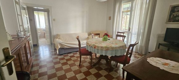 4 rooms Apartment in Vicenza, Italy No. 293034 3