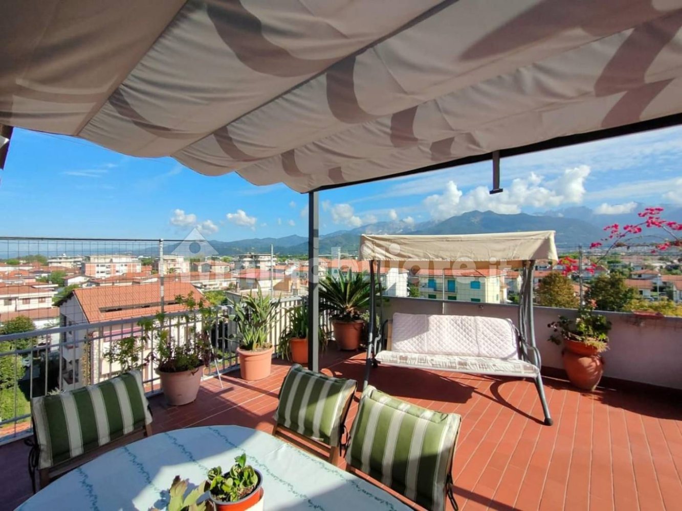 3 Schlafzimmer Penthouse in Massa, Italy, Nr. 189015