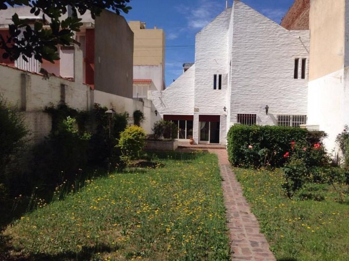 4 bedrooms House in Buenos Aires, Argentina No. 65527