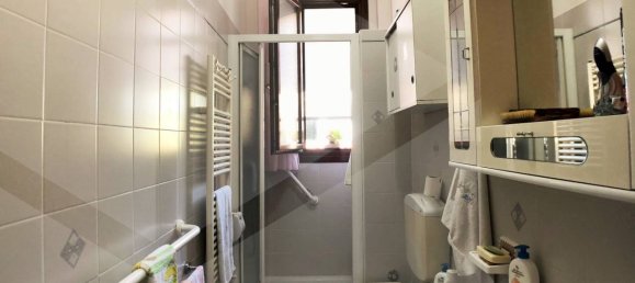 2-salle Appartement à Casalecchio di Reno, Italy No. 24154 19
