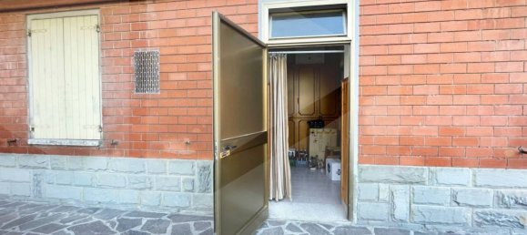 2-salle Appartement à Casalecchio di Reno, Italy No. 24154 7