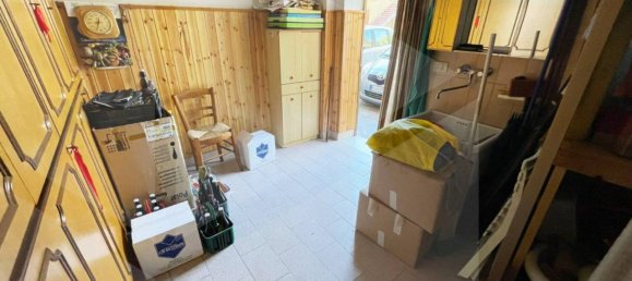 2-salle Appartement à Casalecchio di Reno, Italy No. 24154 5