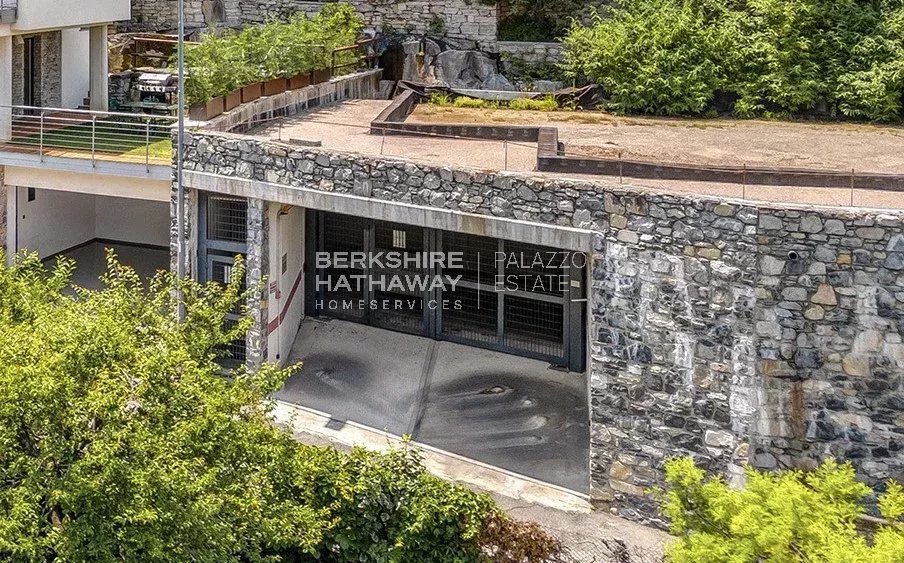 4 bedrooms Apartment in Laglio, Italy No. 72803