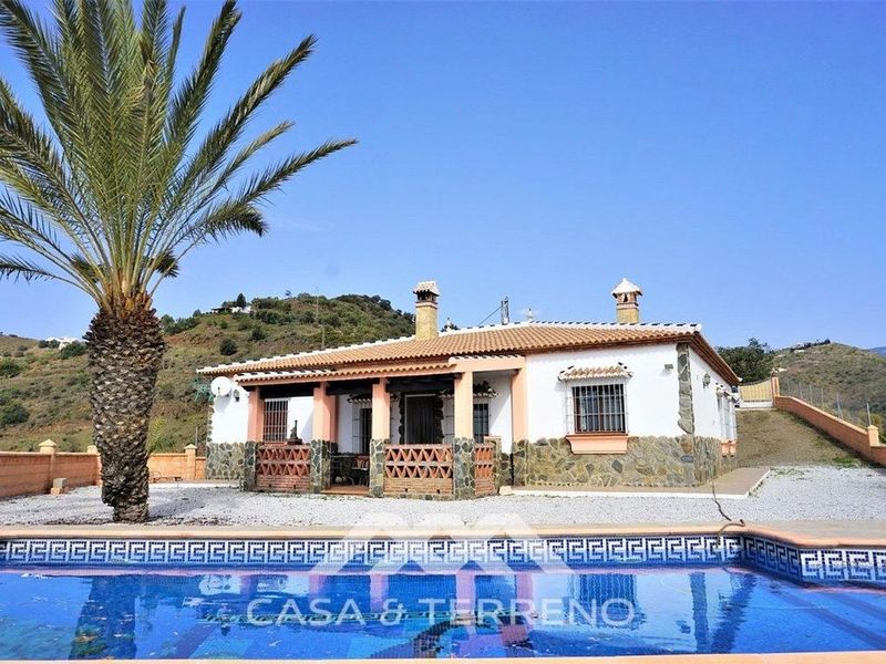 4 Schlafzimmer Haus in Sayalonga, Spain, Nr. 232299