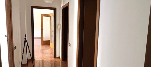 4-Zimmer Wohnung in Rome, Italy, Nr. 209843 3