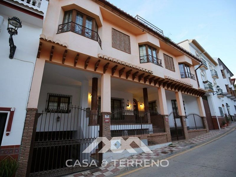 2 bedrooms Commercial property in Benamargosa, Spain No. 231612