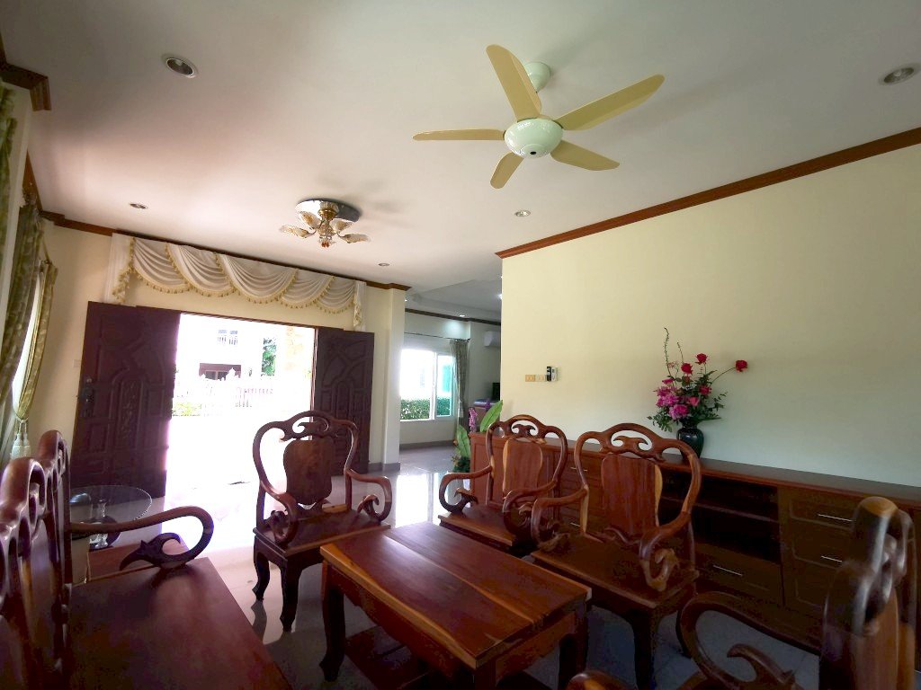 5 bedrooms Cafe / restaurant in Bang Lamung, Thailand No. 327