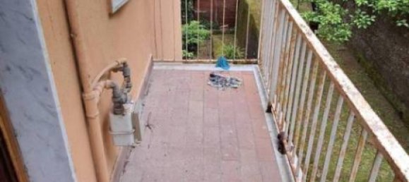 2 bedrooms Apartment in Carrara, Italy No. 99771 2