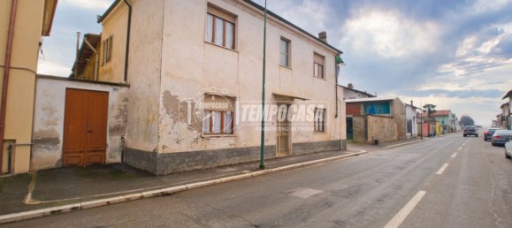 Casa de 3 habitaciónes en Caresana, Italy No. 150091 4