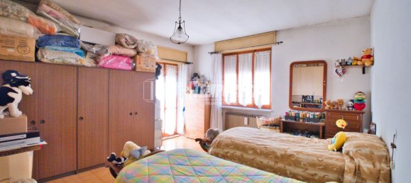 Casa de 3 habitaciónes en Caresana, Italy No. 150091 2