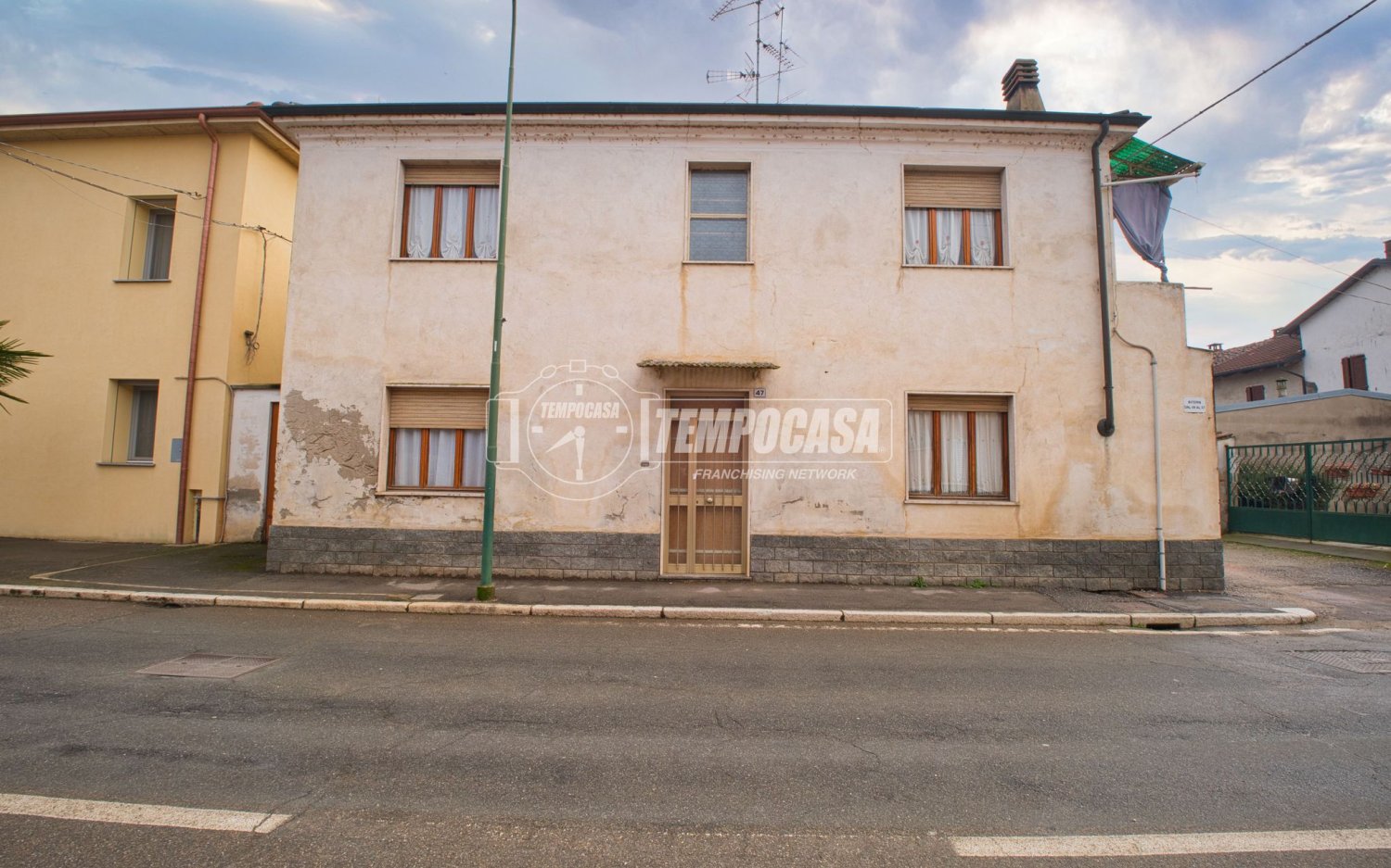 Casa de 3 habitaciónes en Caresana, Italy No. 150091