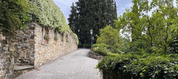 4 bedrooms Villa in Florence, Italy No. 337265 5
