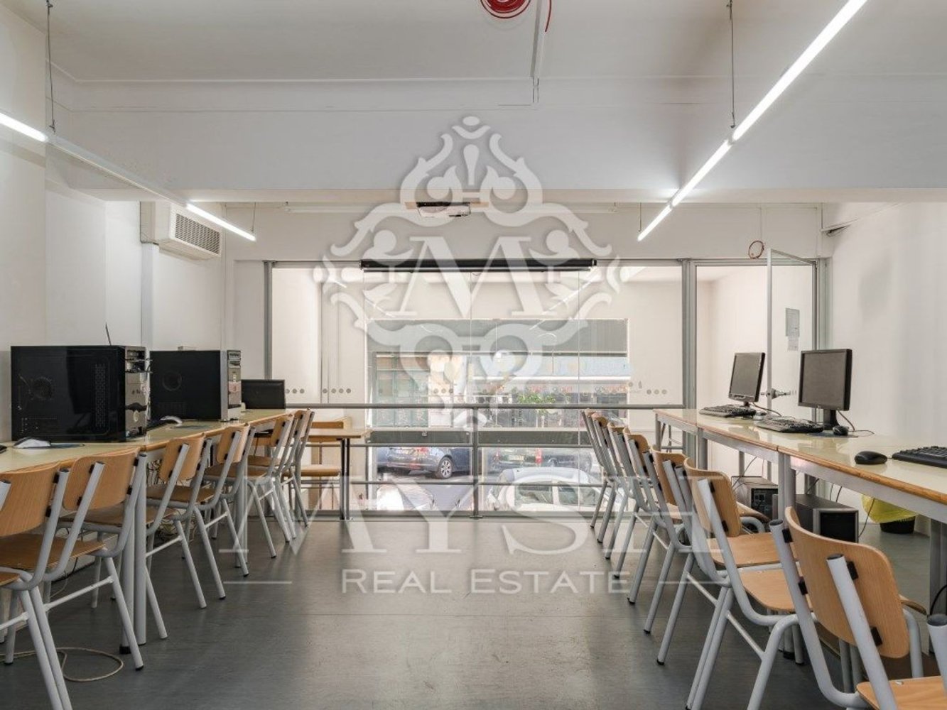 973m² Office in Lisbon, Portugal No. 11820