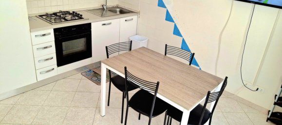 4-salle Appartement à San Vincenzo, Italy No. 328148 2