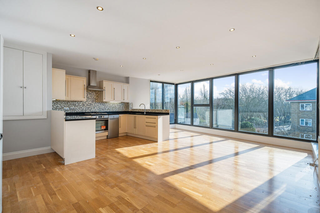 2 bedrooms Apartment in London, United Kingdom No. 7584