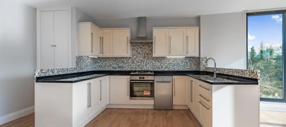 2 bedrooms Apartment in London, United Kingdom No. 7584 5