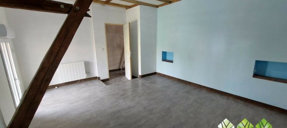 Casa de 3 dormitorios en Chateaumeillant, France No. 210244 20