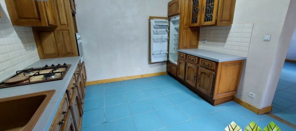 Casa de 3 dormitorios en Chateaumeillant, France No. 210244 5