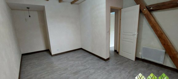 Casa de 3 dormitorios en Chateaumeillant, France No. 210244 18