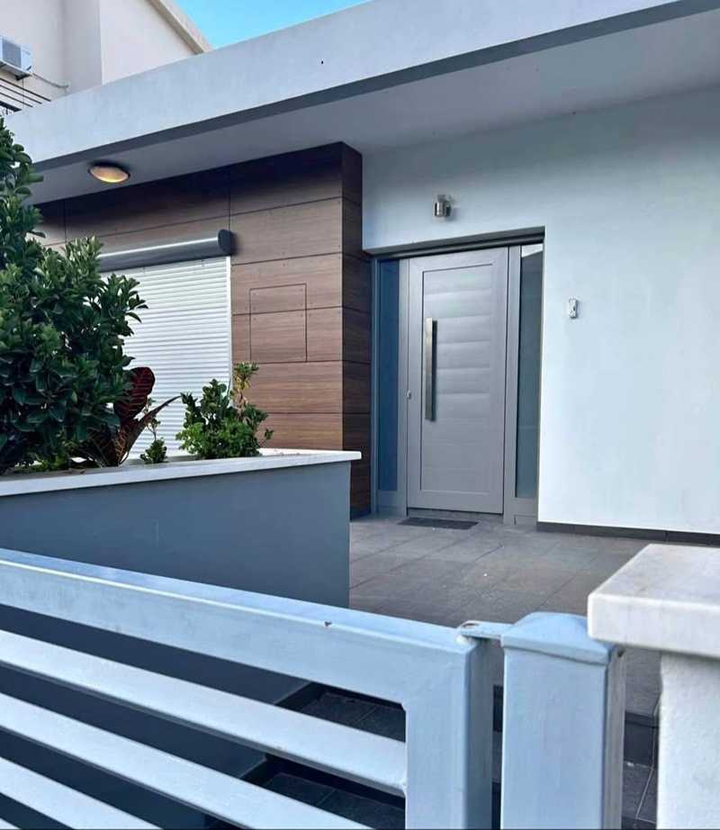 Коммерческая недвижимость с 3 спальнями в Лимассол, Кипр № 153442