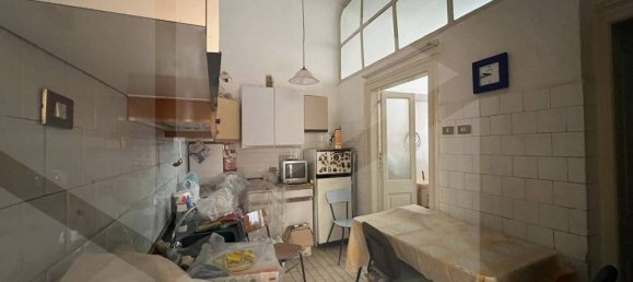 4-salle Appartement à Bari, Italy No. 19067 18