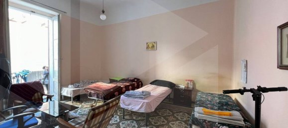 4-salle Appartement à Bari, Italy No. 19067 10