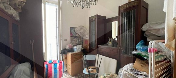 4-salle Appartement à Bari, Italy No. 19067 23