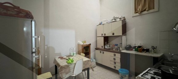 4-salle Appartement à Bari, Italy No. 19067 13