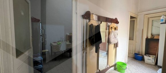 4-salle Appartement à Bari, Italy No. 19067 12