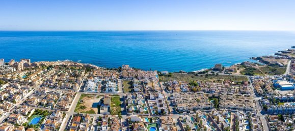 6 bedrooms House in Torrevieja, Spain No. 94566 44