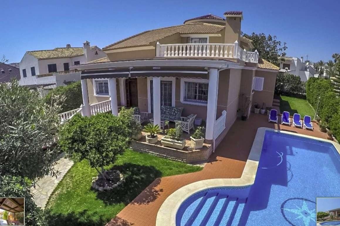 6 bedrooms House in Torrevieja, Spain No. 94566