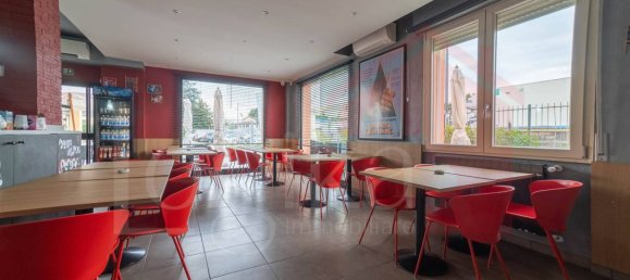 2 rooms Commercial property in Binasco, Italy No. 1621 3