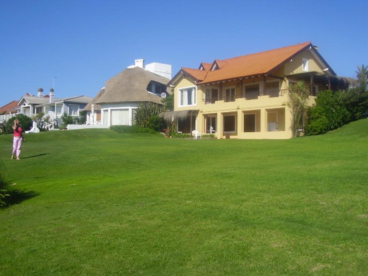 4 bedrooms House in Maldonado, Uruguay No. 2962