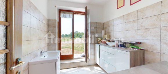 3 bedrooms House in Novara, Italy No. 105081 22