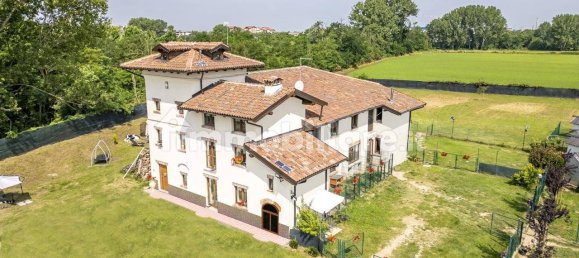 3 bedrooms House in Novara, Italy No. 105081 12