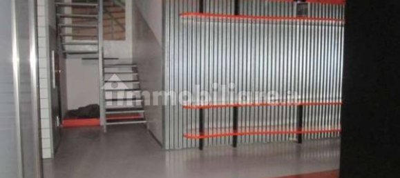 Propiedad comercial de 4 habitaciónes en Cuneo, Italy No. 207284 8