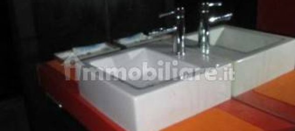 Propiedad comercial de 4 habitaciónes en Cuneo, Italy No. 207284 10