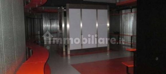 Propiedad comercial de 4 habitaciónes en Cuneo, Italy No. 207284 4