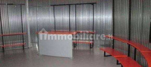 Propiedad comercial de 4 habitaciónes en Cuneo, Italy No. 207284 9