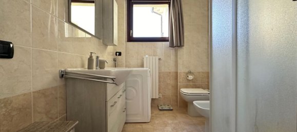 Apartamento de 2 habitaciónes en Tradate, Italy No. 11556 13